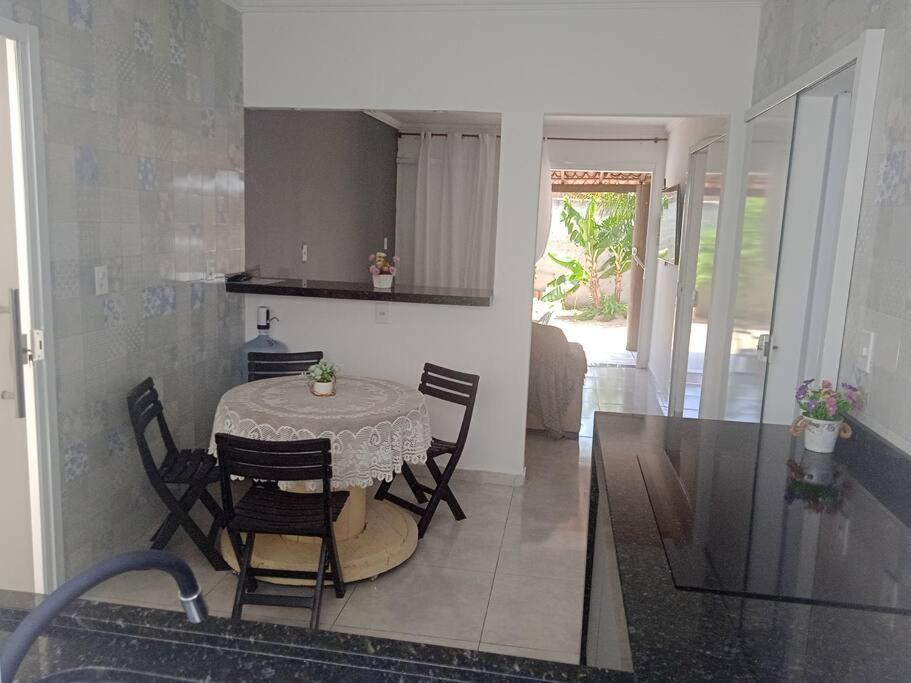 Casa Ampla Com 3 Quartos E Piscina Com Hidromassagem *